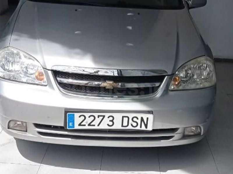 Usado Chevrolet Nubira SE 109 CV (80 kW) 2005 Gris / plata Berlina