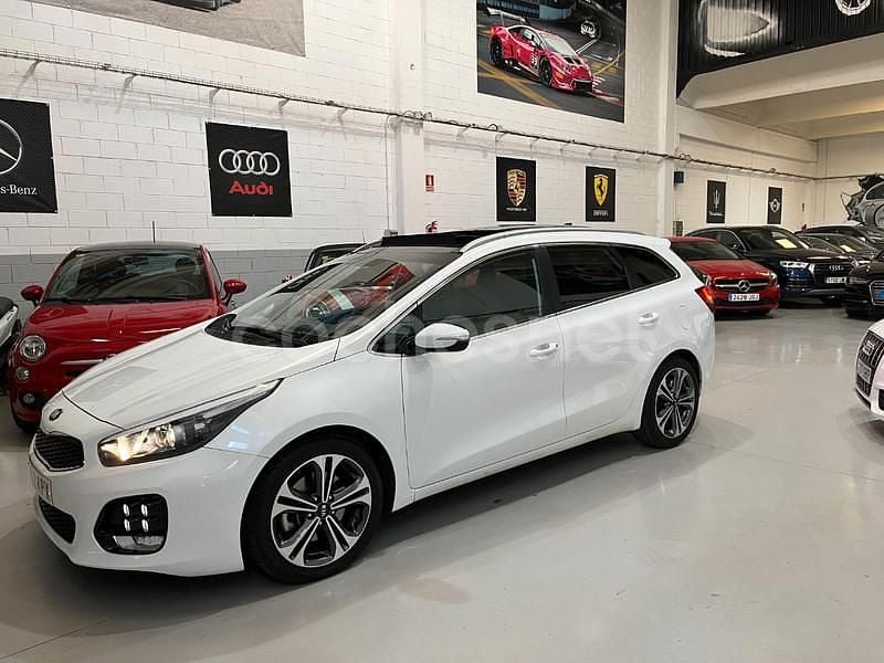 Blanco Usado 2018 Kia Ceed Sportswagon GT-Line Familiar | 13.900 € (Precio justo) - Imagen 1/4