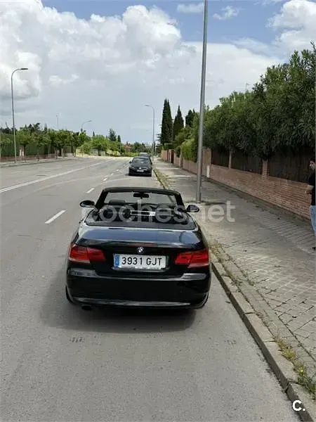 Käytetty BMW 320 Cabriolet 170 HP (125 kW) 2008 Musta Avoauto