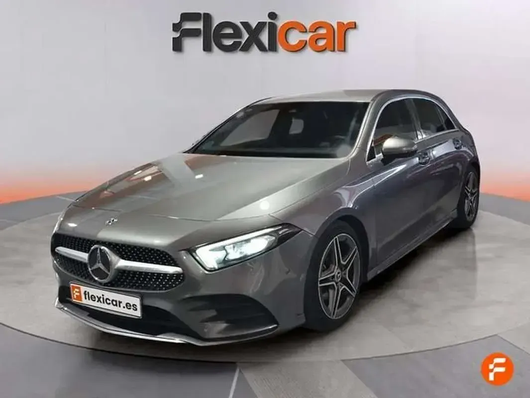 Usado Mercedes A200 163 CV (119 kW) 2019 Gris Berlina