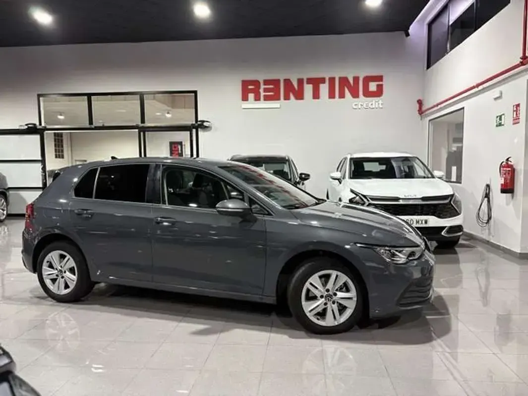Usado VW Golf VIII Life 116 CV (85 kW) 2024 Gris Utilitario