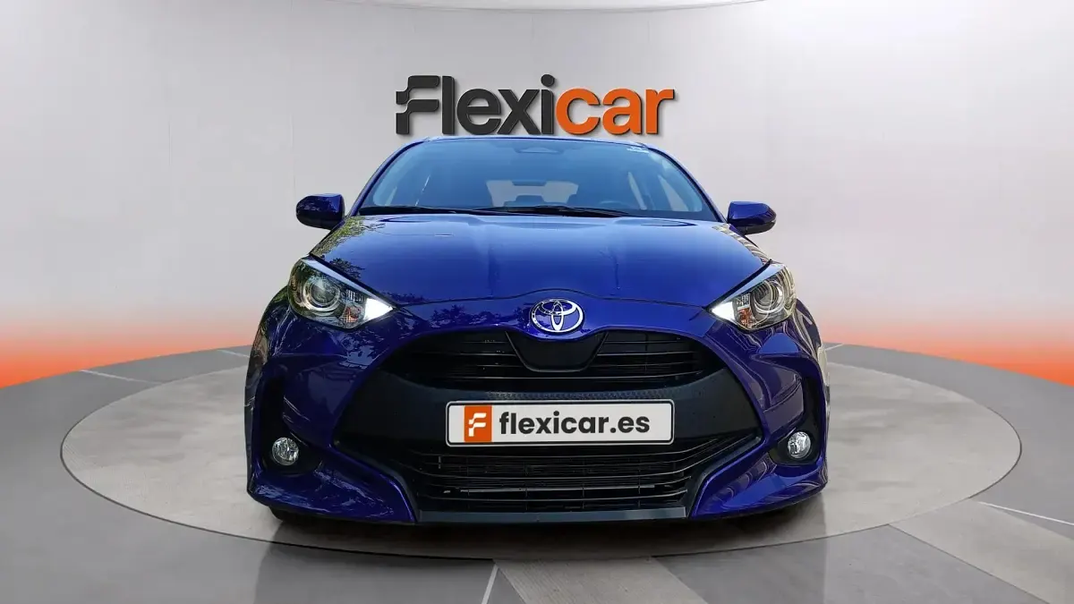 Usado Toyota Yaris Hybrid Active 116 CV (85 kW) 2025 Azul Berlina