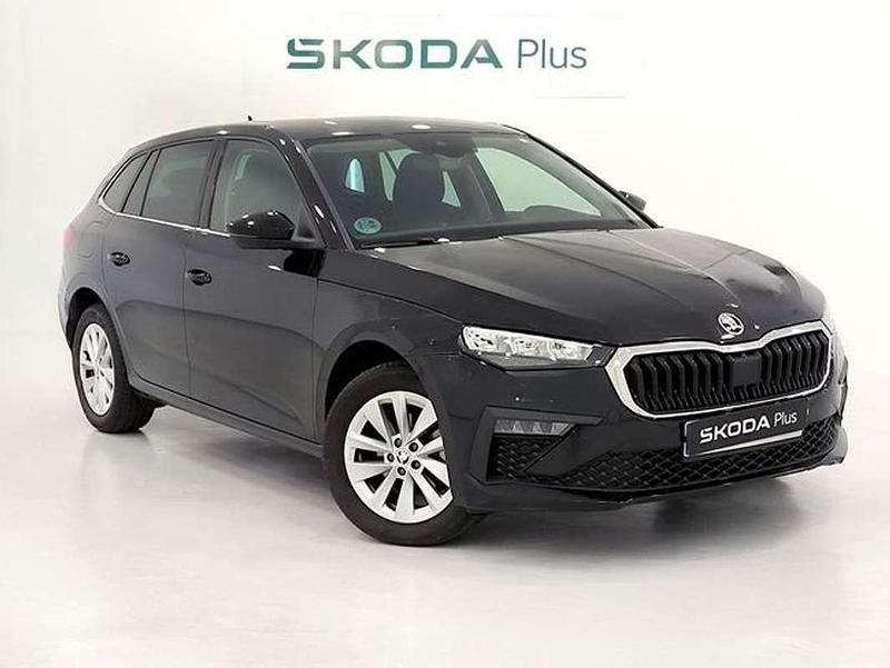 Negro Usado 2024 Skoda Scala Selection Utilitario | 18.280 € (Buen precio) - Imagen 1/4