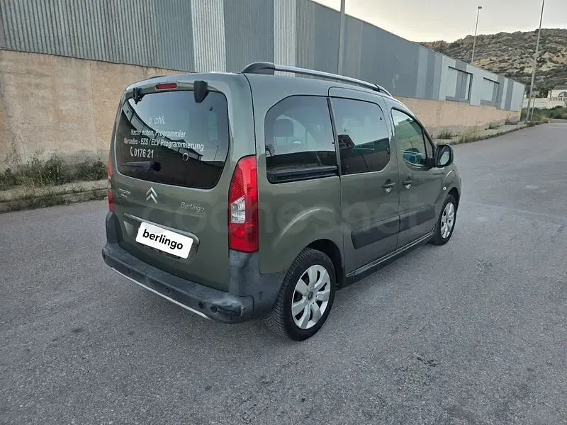 Käytetty Citroën Berlingo XTR 110 HP (80 kW) 2009 Vihreä Tila-auto