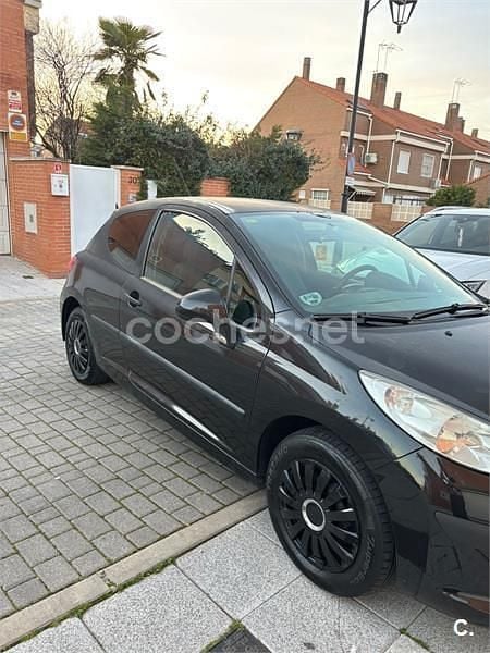 Usado Peugeot 207 70 CV (51 kW) 2007 Negro Berlina