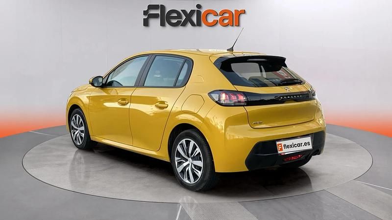 Usado Peugeot 208 Active 102 CV (75 kW) 2020 Amarillo Utilitario