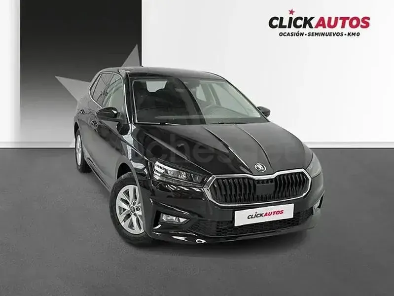 Usado Skoda Fabia Selection 95 CV (69 kW) 2025 Negro Utilitario