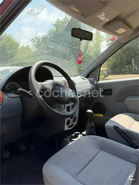 Usado Dacia Logan Lauréate 90 CV (66 kW) 2007 Rojo Berlina