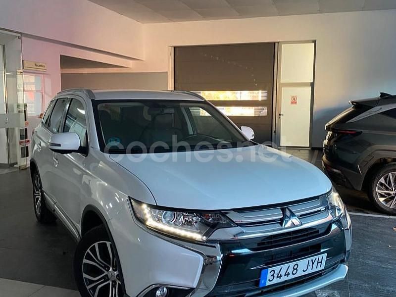 Usado Mitsubishi Outlander Motion 150 CV (110 kW) 2017 Blanco SUV