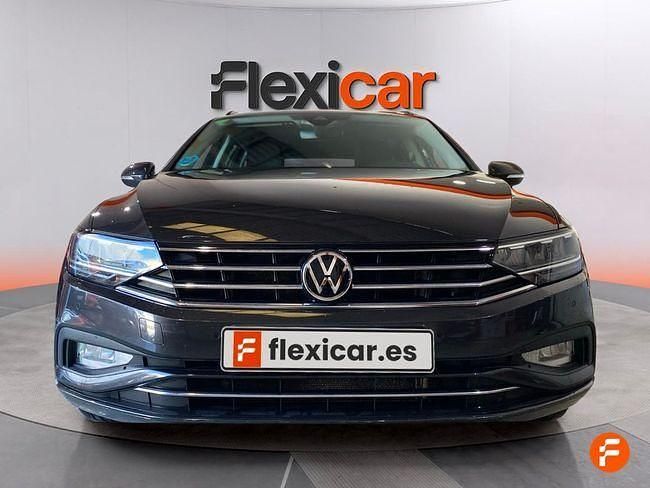 Usado VW Passat R-line 150 CV (110 kW) 2022 Negro Familiar