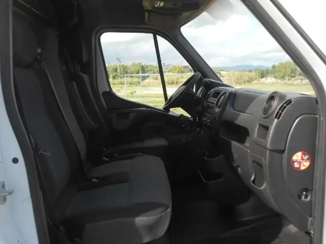 Usado Renault Master 129 CV (94 kW) 2018 Blanco Van