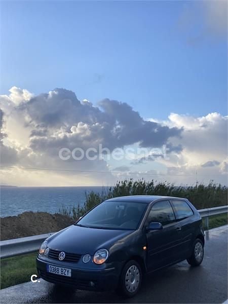 Gris / plata Usado 2002 VW Polo Trendline Berlina | 3000 € (Un poco caro) - Imagen 1/3