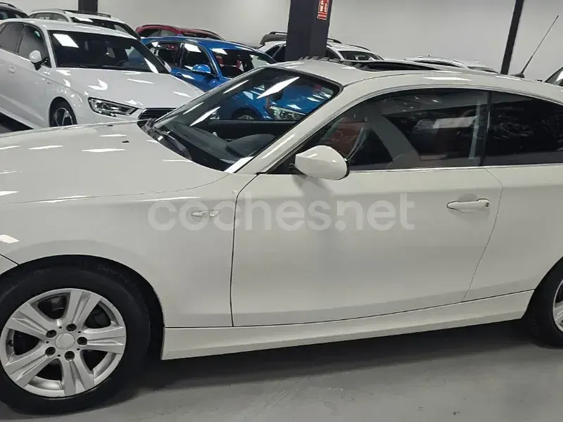 Usado BMW 118 143 CV (105 kW) 2007 Blanco Utilitario