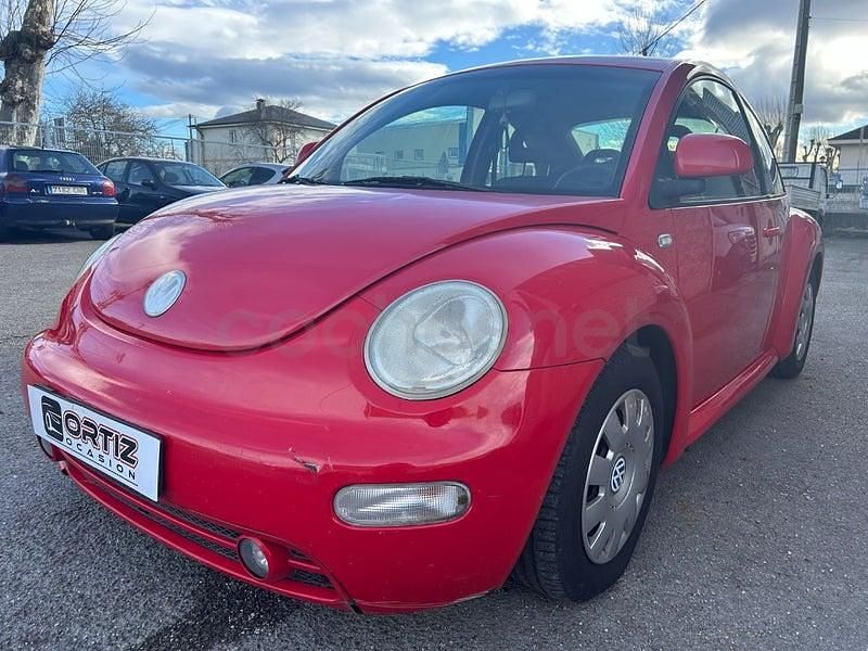 Usado VW New Beetle 90 CV (66 kW) 2000 Rojo Utilitario