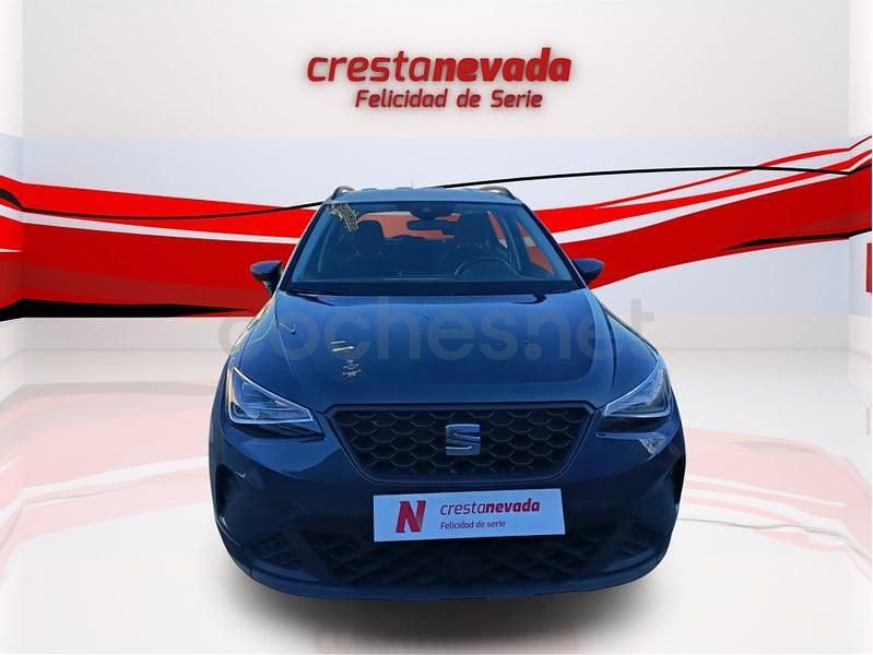 Usado Seat Arona Style 110 CV (80 kW) 2022 Gris / plata SUV