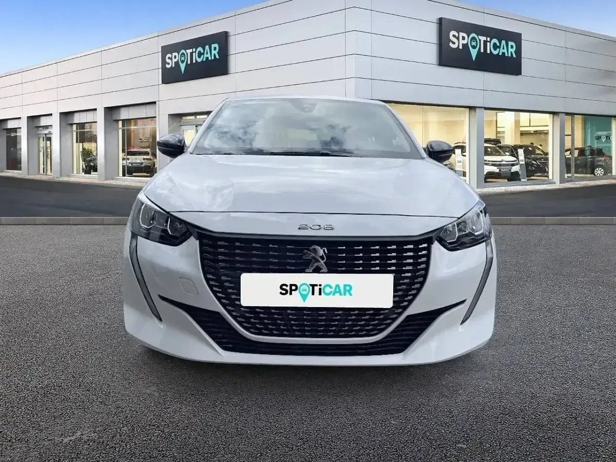 Usado Peugeot 208 Active 100 CV (73 kW) 2022 Blanco Utilitario