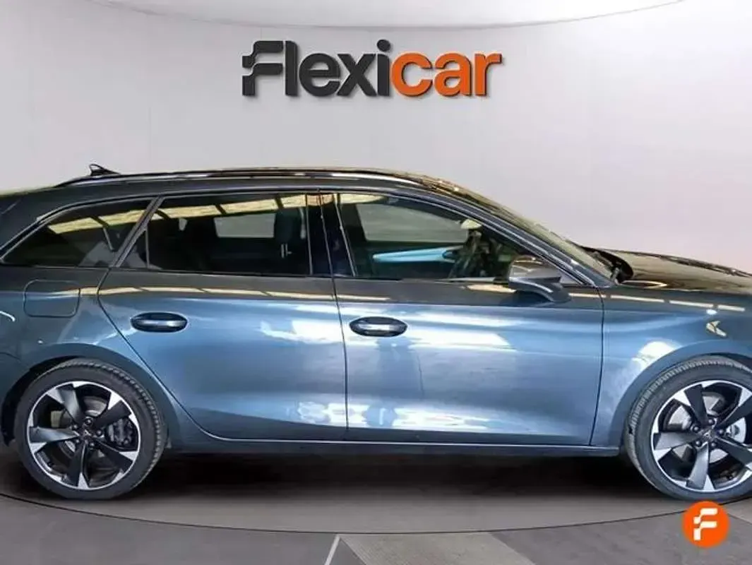 Usado Cupra Leon 190 CV (139 kW) 2023 Gris Utilitario