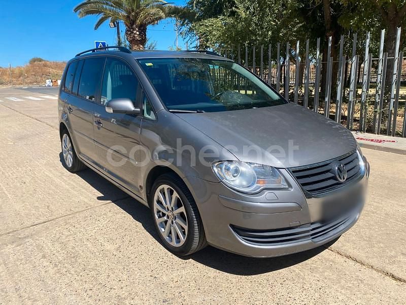 Marrón Usado 2008 VW Touran Edition Monovolumen | 6900 € (Precio justo) - Imagen 1/4