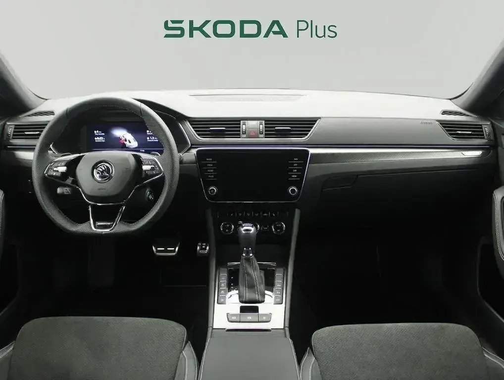 Usado Skoda Superb SportLine 150 CV (110 kW) 2023 Gris Berlina