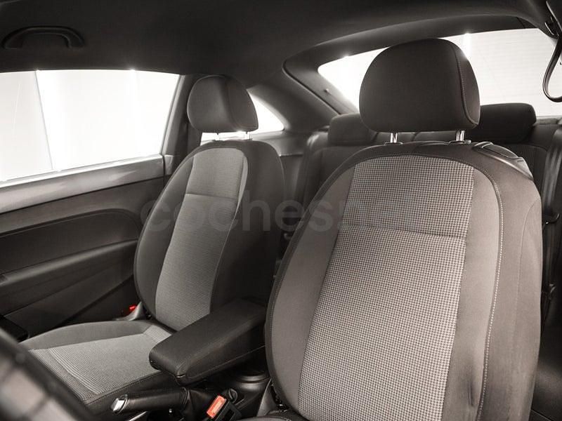 Usado VW Beetle Design 105 CV (77 kW) 2013 Gris / plata Utilitario