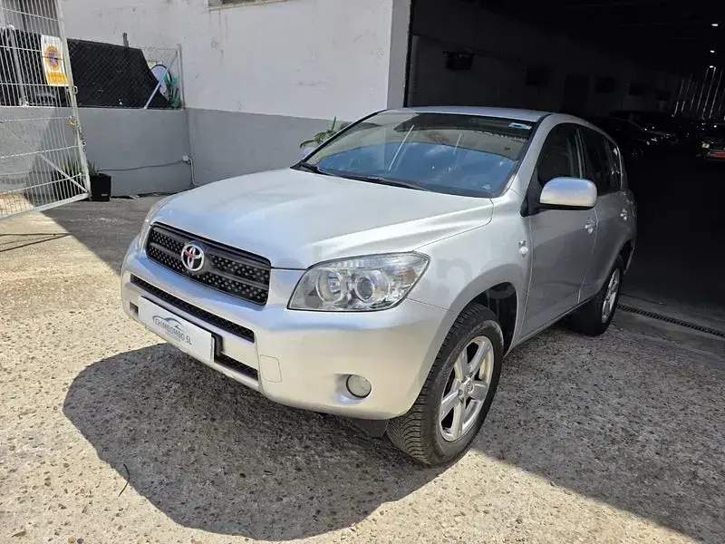 Usado Toyota RAV4 Sol 136 CV (100 kW) 2008 Gris / plata SUV