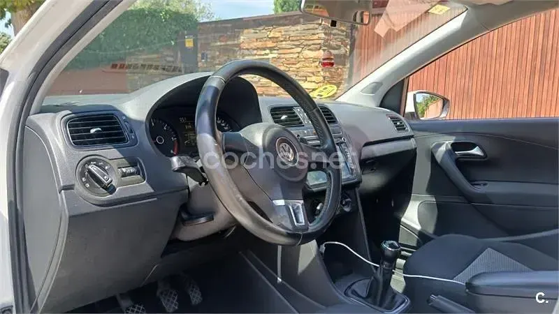 Usado VW Polo Advance 90 CV (66 kW) 2011 Blanco Utilitario