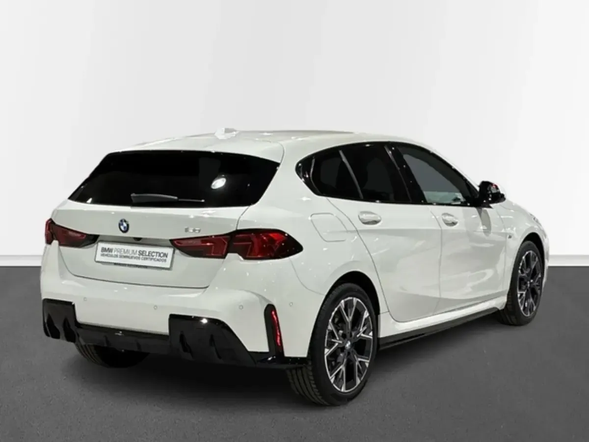 Usado BMW 120 Comfort Edition 178 CV (130 kW) 2024 Blanco Utilitario