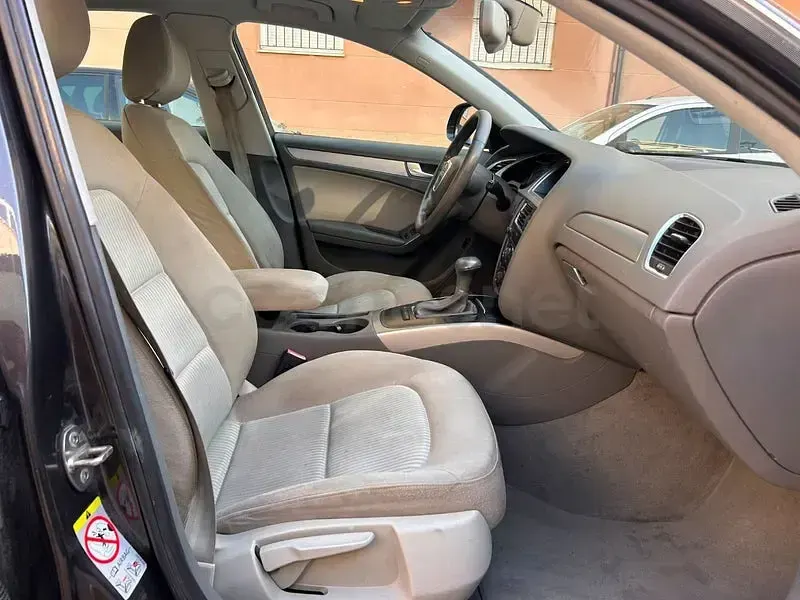 Usado Audi A4 143 CV (105 kW) 2009 Negro Berlina