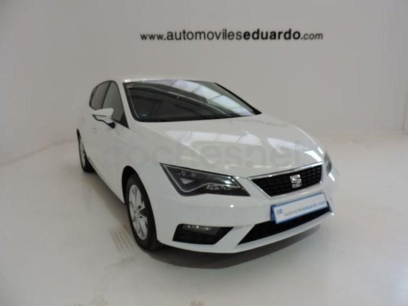 Usado Seat Leon Style 110 CV (80 kW) 2017 Blanco Berlina