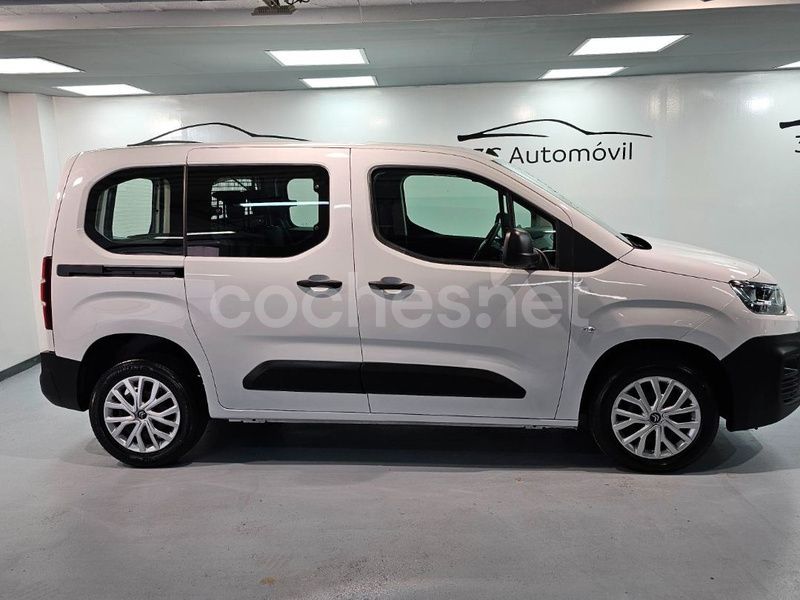Usado Citroën Berlingo Business Class 102 CV (75 kW) 2022 Blanco Monovolumen