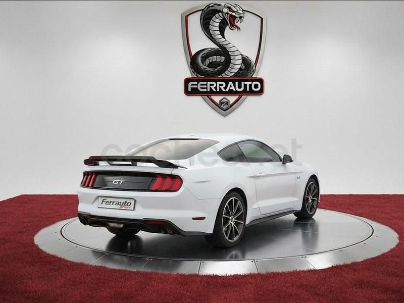 Usado Ford Mustang 290 CV (213 kW) 2019 Blanco Coupe
