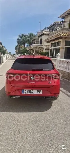 Usado Seat Leon FR 204 CV (150 kW) 2021 Rojo Familiar