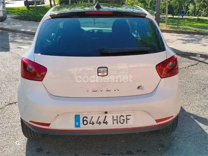 Usado Seat Ibiza Copa 105 CV (77 kW) 2011 Blanco Berlina