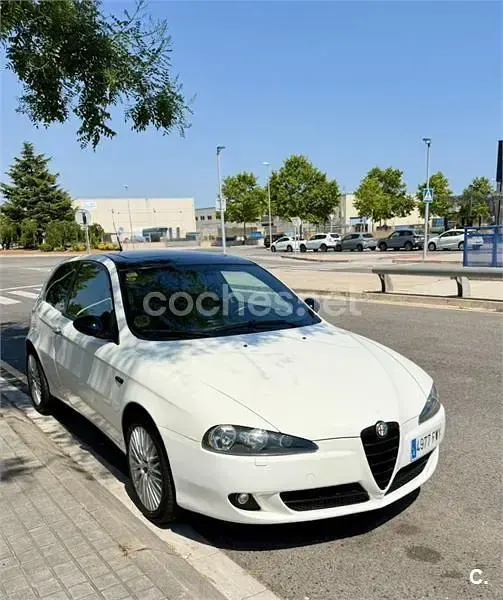 Usado Alfa Romeo 147 Distinctive 150 CV (110 kW) 2007 Blanco Utilitario