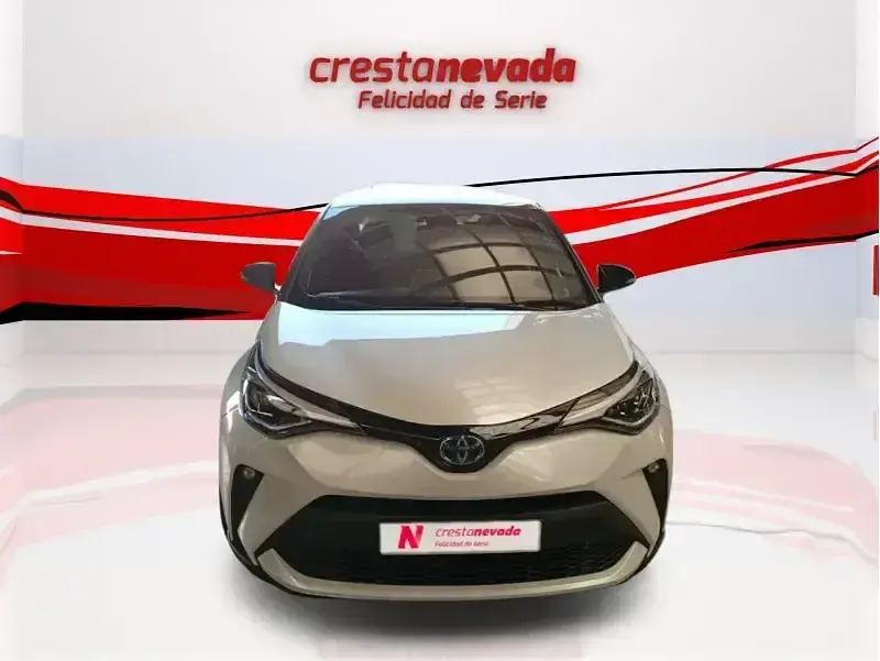 Begagnad Toyota C-HR Advance 184 HK (135 kW) 2022 Vit SUV