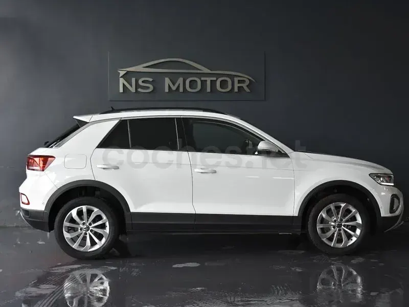 Usado VW T-Roc Life 150 CV (110 kW) 2023 Blanco SUV