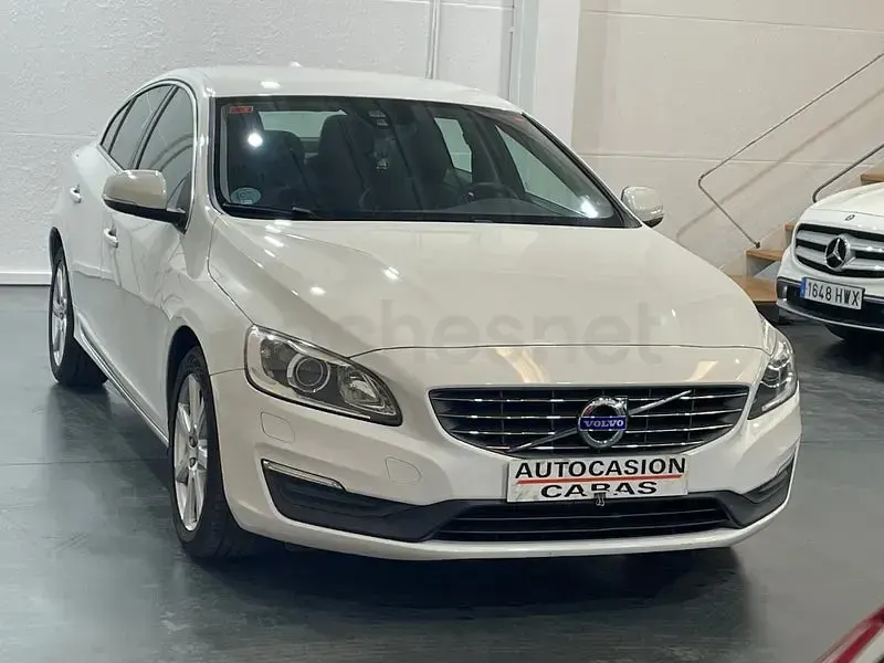 Usado Volvo S60 Momentum 150 CV (110 kW) 2017 Blanco Berlina