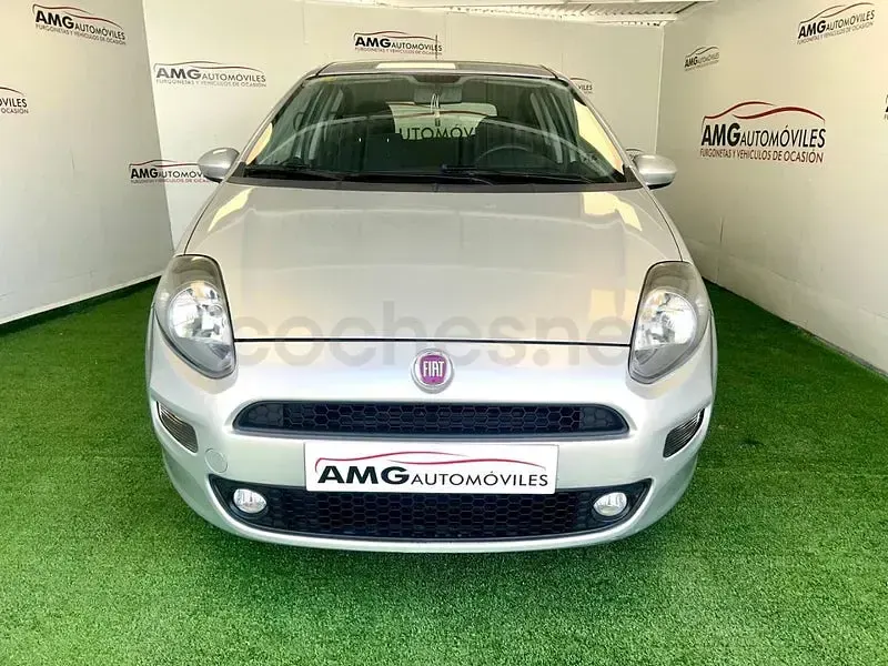 Usado Fiat Punto Pop 69 CV (50 kW) 2016 Gris / plata Utilitario