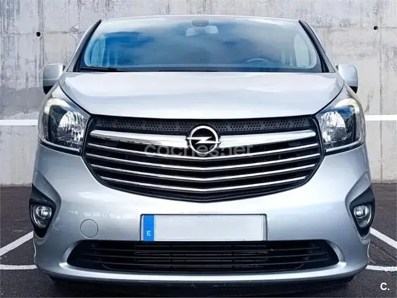 Usado Opel Vivaro 145 CV (106 kW) 2015 Gris / plata Monovolumen