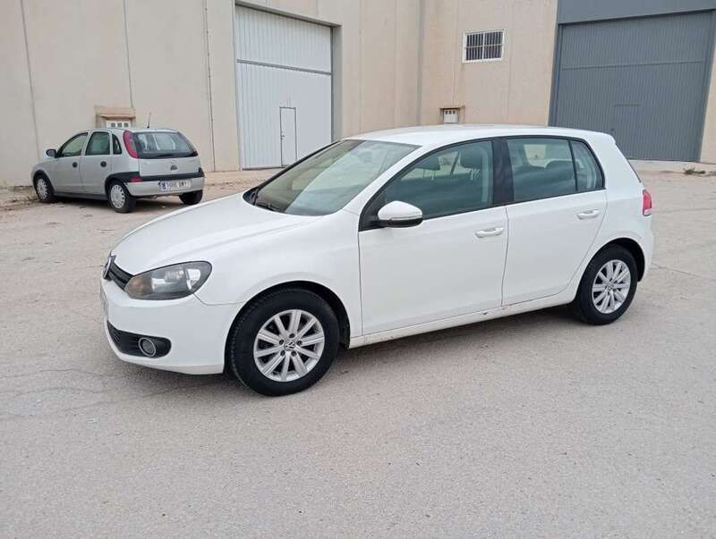 Blanco Usado 2012 VW Golf VII Advance Utilitario | 9499 € (Un poco caro) - Imagen 1/4