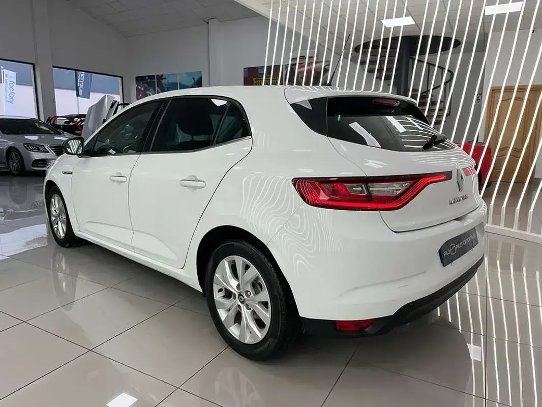 Usado Renault Mégane LIMITED 116 CV (85 kW) 2019 Blanco Utilitario
