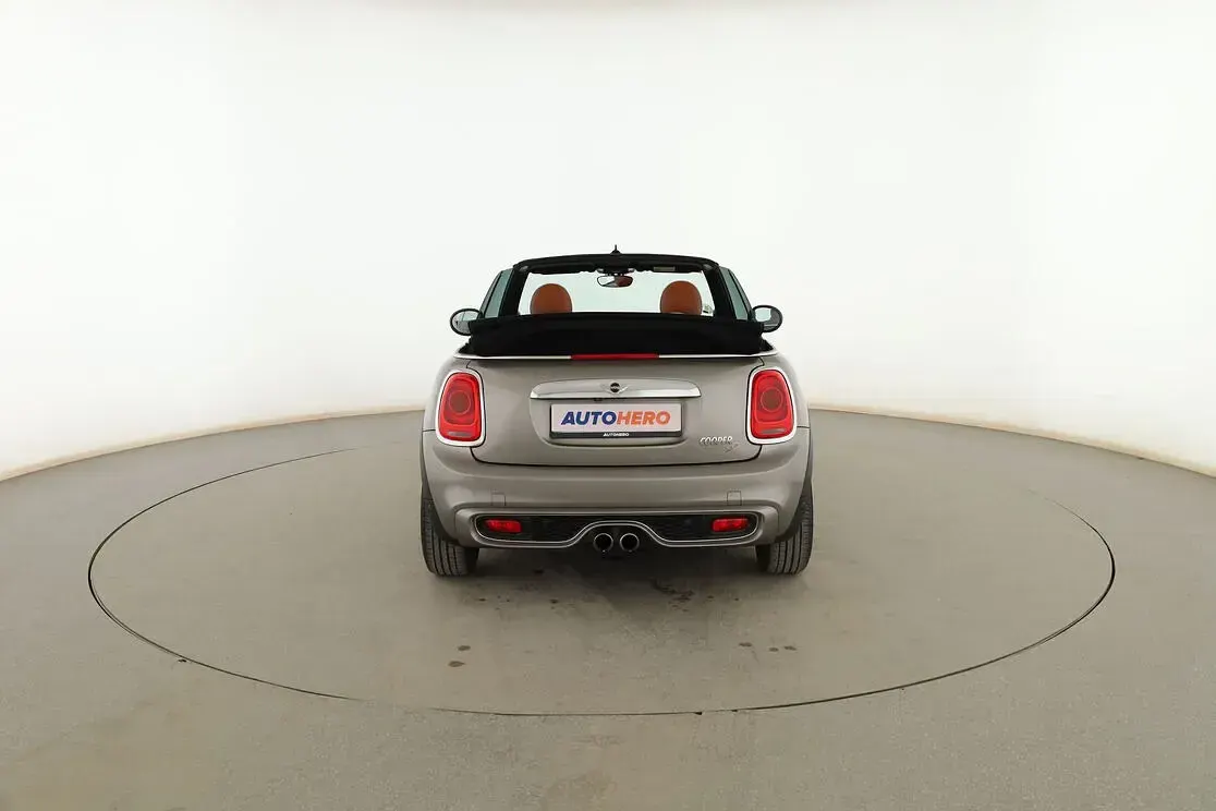 Usado Mini Cooper SD Cabriolet 170 CV (125 kW) 2017 Gris Descapotable