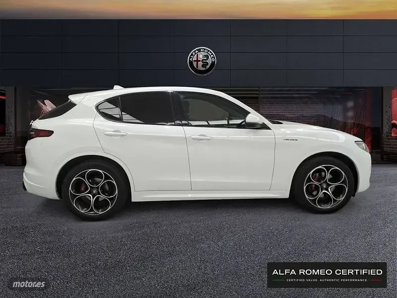Usado Alfa Romeo Stelvio Veloce 210 CV (154 kW) 2021 Blanco SUV