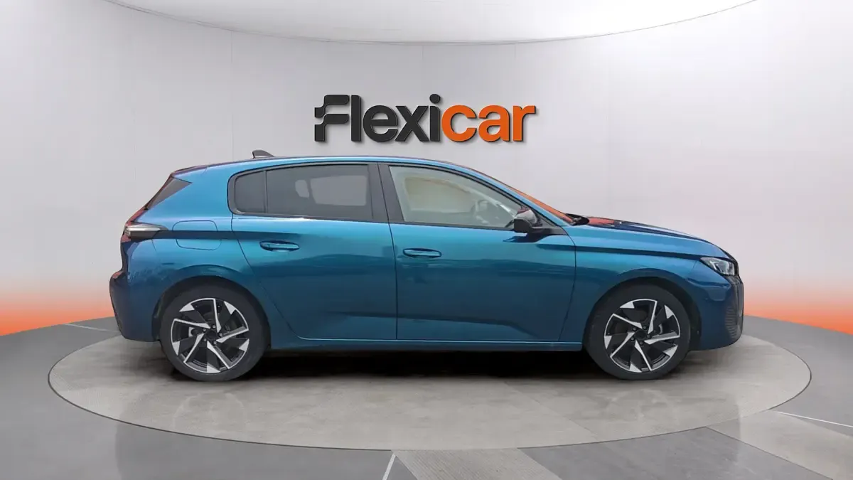 Usado Peugeot 308 Allure 131 CV (96 kW) 2024 Azul Berlina