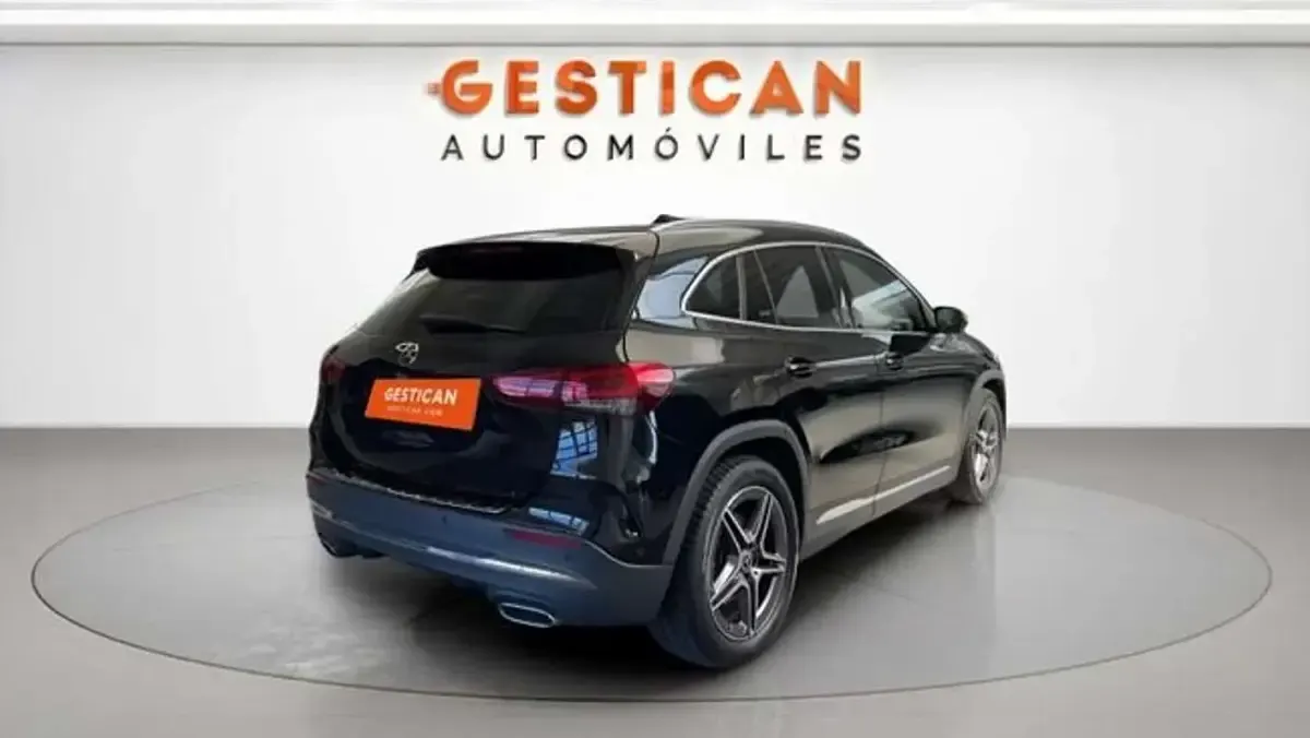 Usado Mercedes GLA250 218 CV (160 kW) 2022 Negro SUV