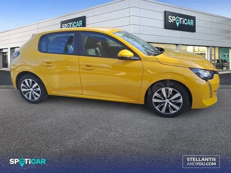 Usado Peugeot 208 Active 100 CV (73 kW) 2020 Amarillo Utilitario
