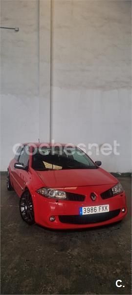 Rojo Usado 2007 Renault Mégane II Berlina | 12.999 € - Imagen 1/4