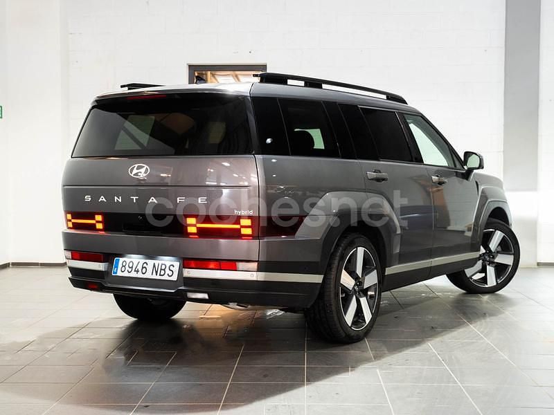 Usado Hyundai Santa Fe 239 CV (175 kW) 2025 Gris / plata SUV