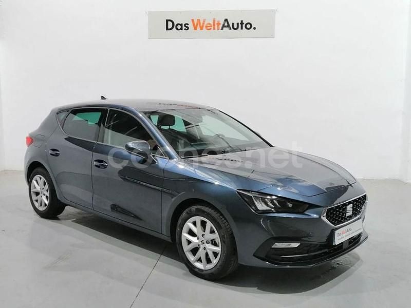 Usado Seat Leon Style 116 CV (85 kW) 2025 Gris Berlina