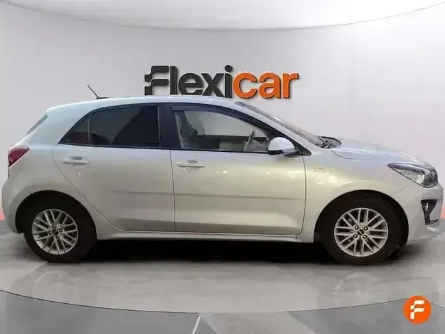 Occasion Kia Rio 84 PK (61 kW) 2021 Grijs